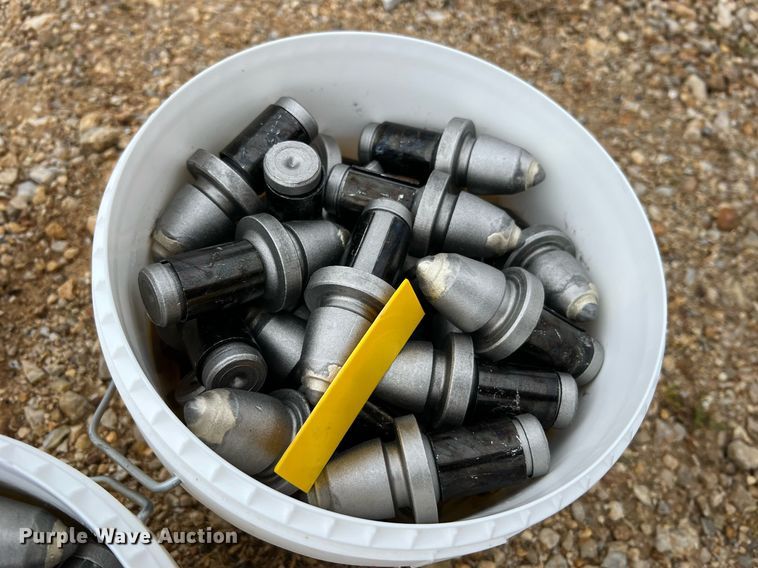 image for item LI9733 2006 Vermeer RT1250  rock saw