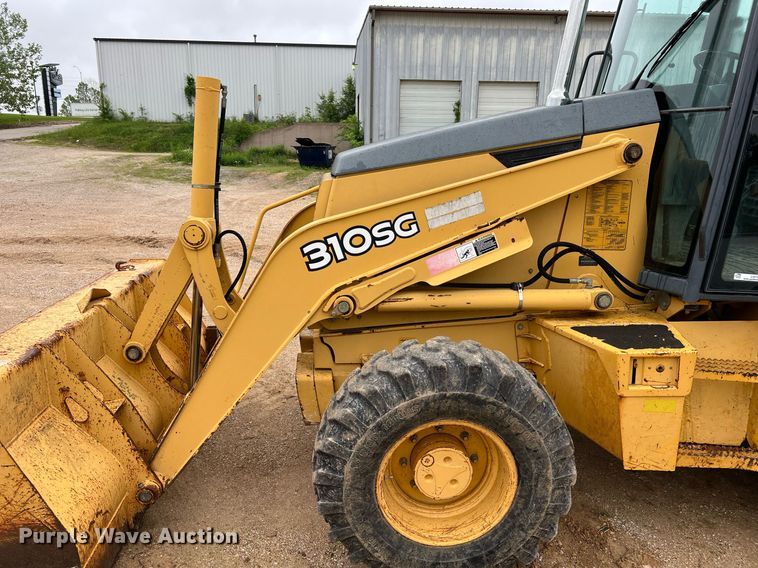 image for item LI9734 2006 John Deere 310SG  backhoe