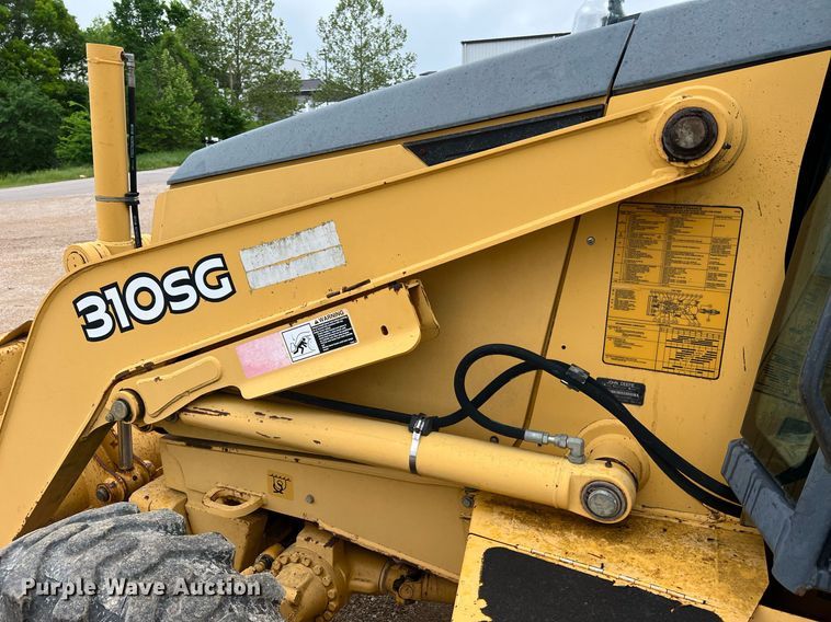 image for item LI9734 2006 John Deere 310SG  backhoe