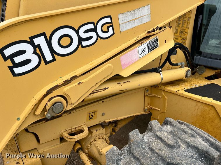 image for item LI9734 2006 John Deere 310SG  backhoe