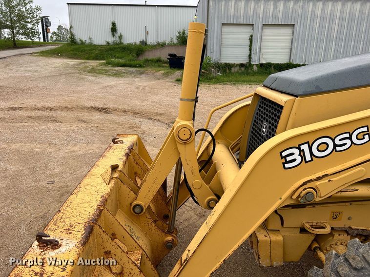image for item LI9734 2006 John Deere 310SG  backhoe
