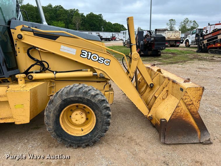 image for item LI9734 2006 John Deere 310SG  backhoe