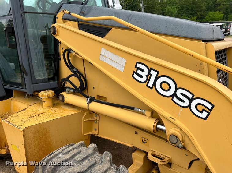 image for item LI9734 2006 John Deere 310SG  backhoe