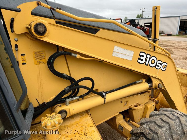 image for item LI9734 2006 John Deere 310SG  backhoe