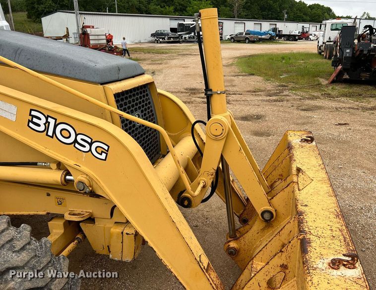 image for item LI9734 2006 John Deere 310SG  backhoe