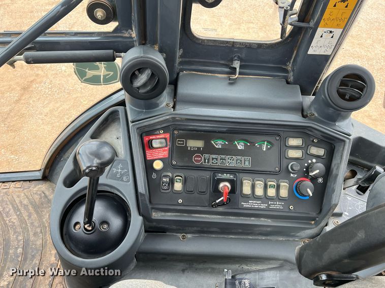 image for item LI9734 2006 John Deere 310SG  backhoe