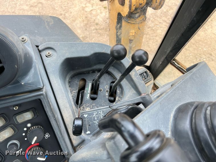 image for item LI9734 2006 John Deere 310SG  backhoe