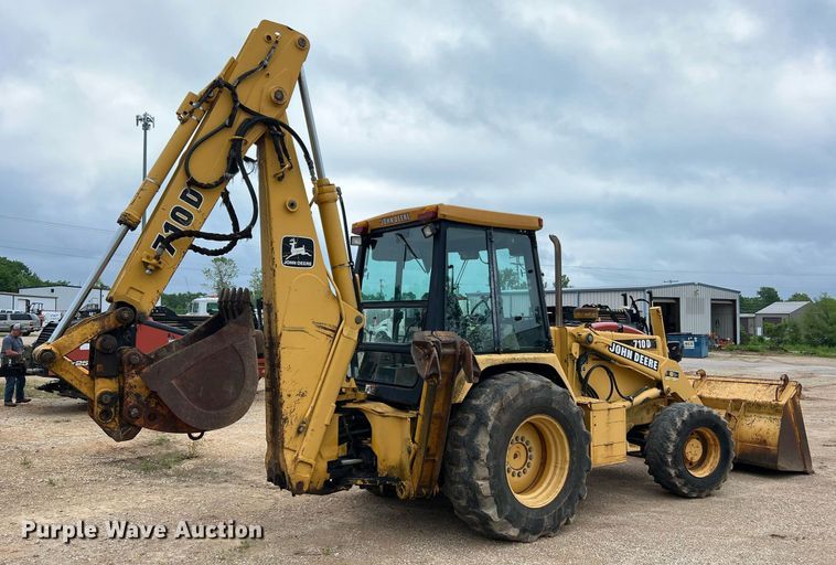 image for item LI9735 1996 John Deere 710D  backhoe
