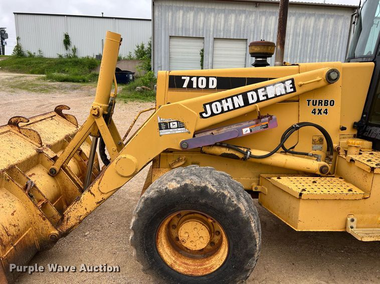 image for item LI9735 1996 John Deere 710D  backhoe