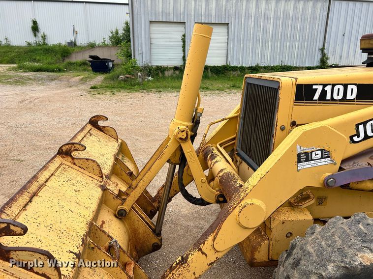 image for item LI9735 1996 John Deere 710D  backhoe