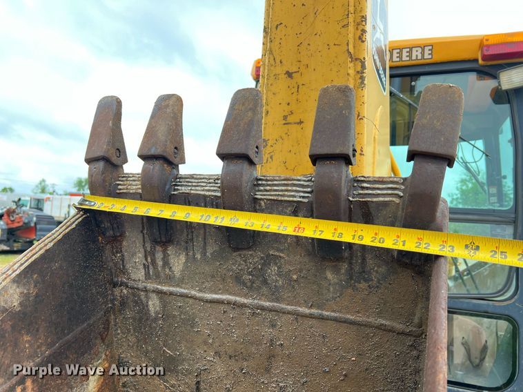 image for item LI9735 1996 John Deere 710D  backhoe