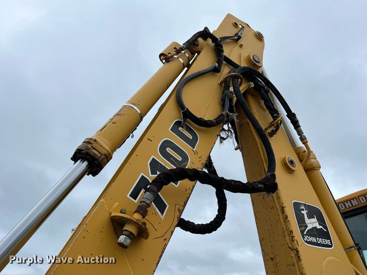 image for item LI9735 1996 John Deere 710D  backhoe