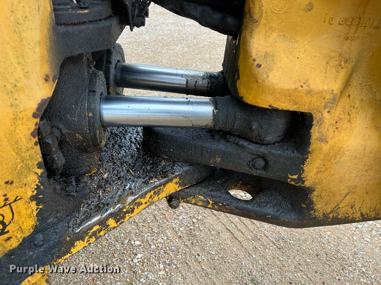 image for item LI9735 1996 John Deere 710D  backhoe