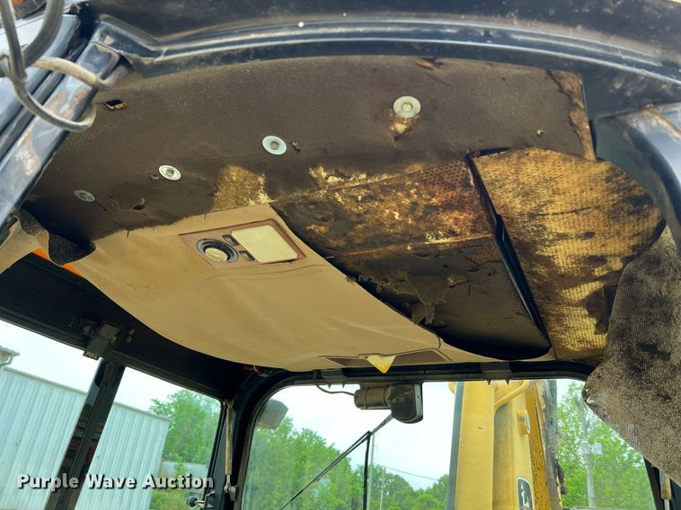 image for item LI9735 1996 John Deere 710D  backhoe