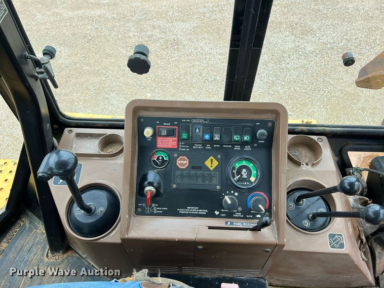 image for item LI9735 1996 John Deere 710D  backhoe