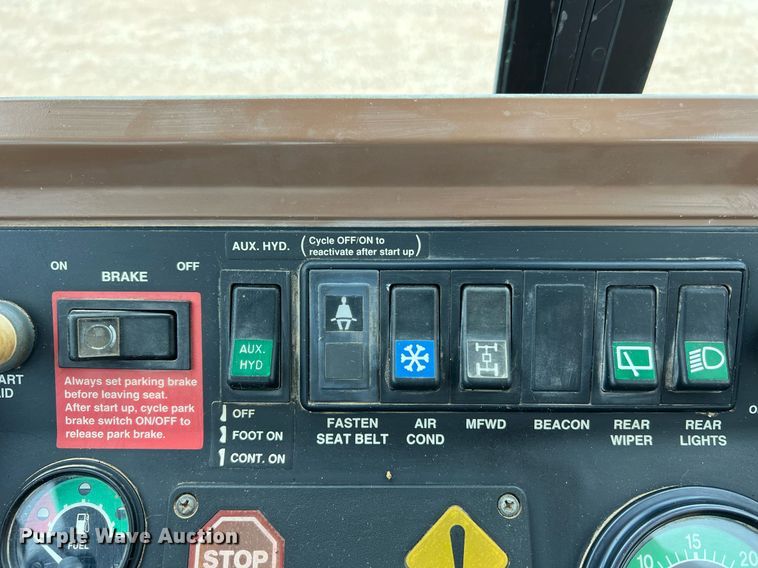 image for item LI9735 1996 John Deere 710D  backhoe