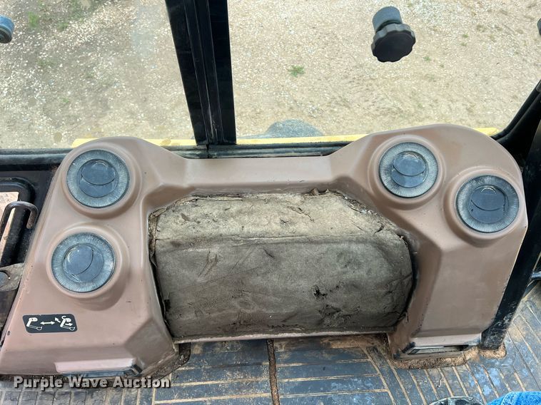 image for item LI9735 1996 John Deere 710D  backhoe