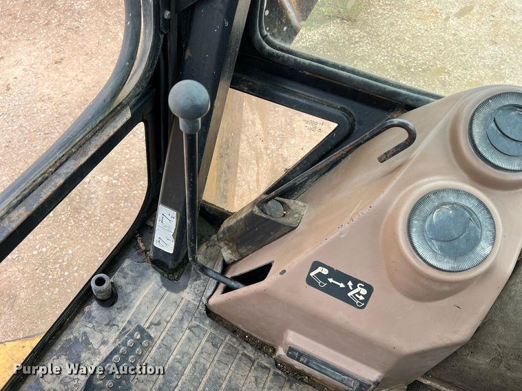 image for item LI9735 1996 John Deere 710D  backhoe