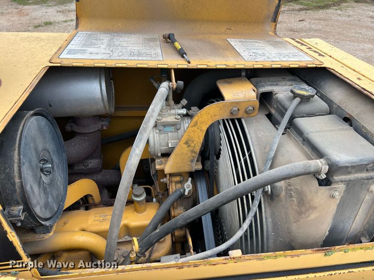image for item LI9735 1996 John Deere 710D  backhoe