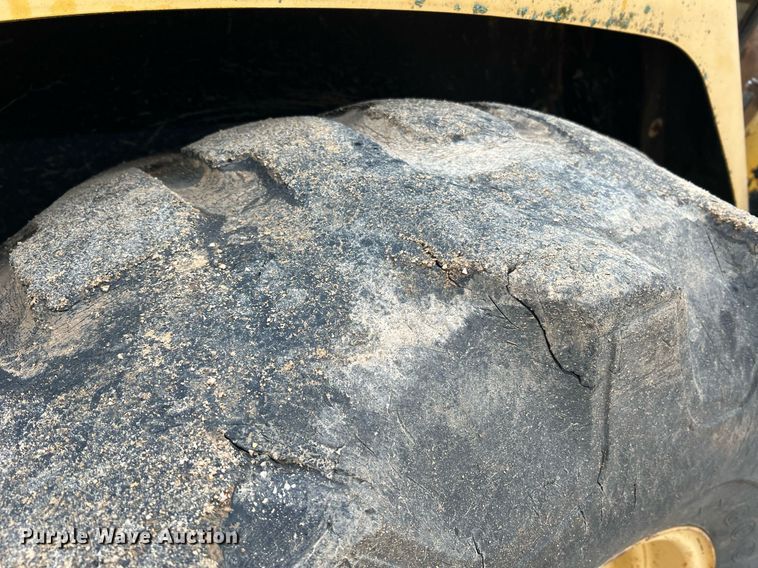 image for item LI9735 1996 John Deere 710D  backhoe