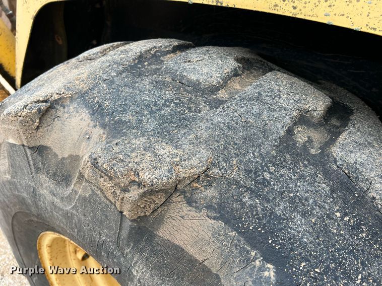 image for item LI9735 1996 John Deere 710D  backhoe