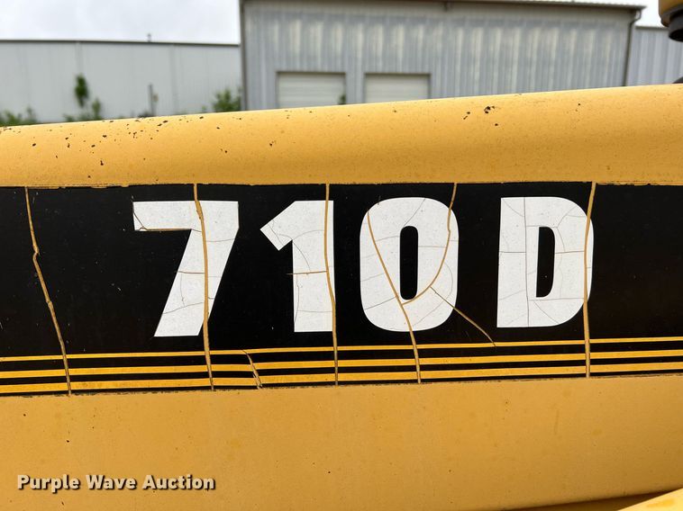image for item LI9735 1996 John Deere 710D  backhoe