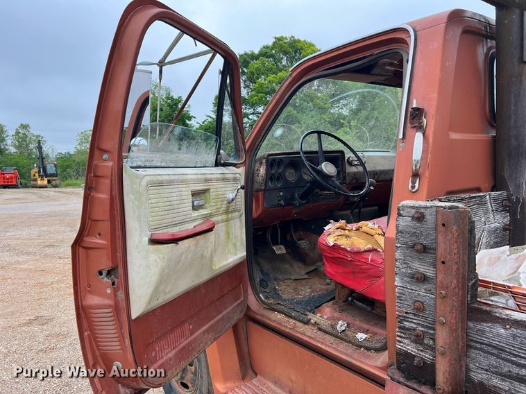 image for item LI9736 1978 Chevrolet C60 Custom Deluxe  flatbed truck