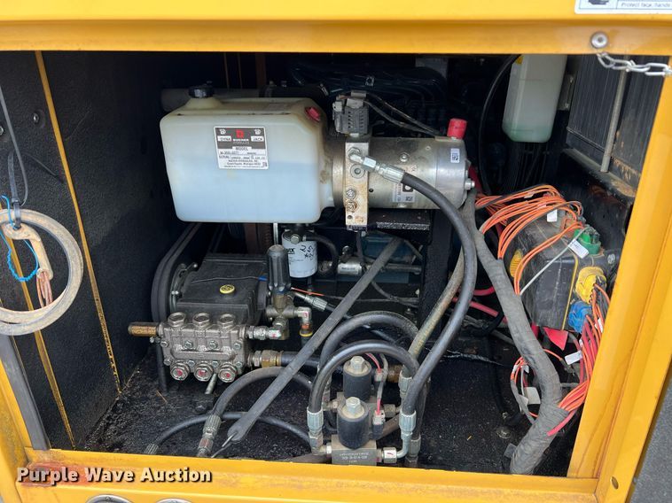 image for item LI9738 2013 Vermeer V500LEHD  vacuum excavator