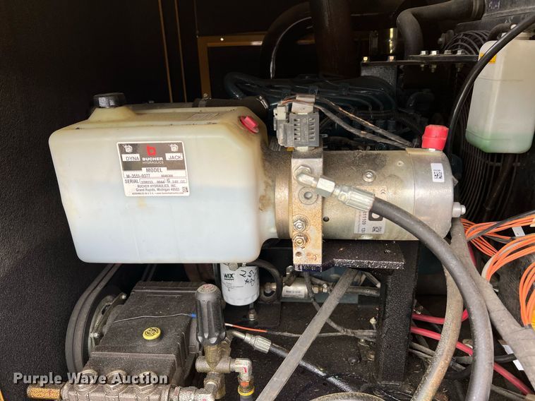 image for item LI9738 2013 Vermeer V500LEHD  vacuum excavator