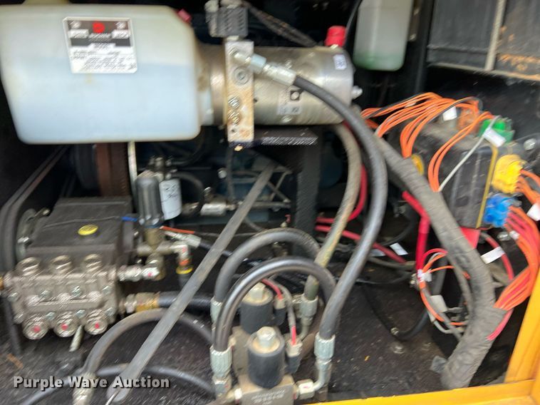 image for item LI9738 2013 Vermeer V500LEHD  vacuum excavator