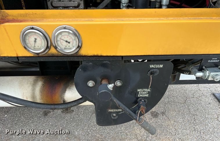 image for item LI9738 2013 Vermeer V500LEHD  vacuum excavator