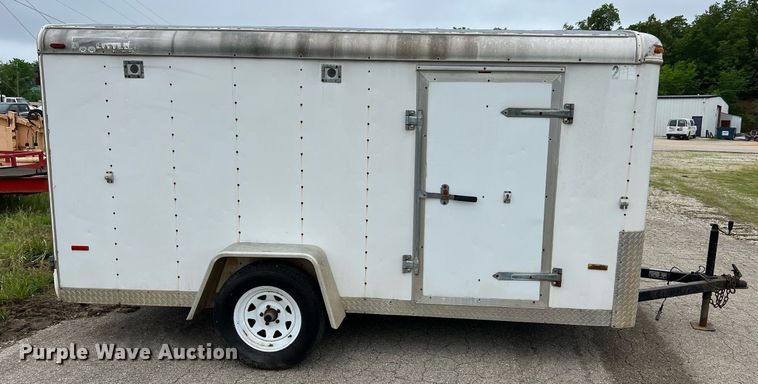 image for item LI9742 2000 Doolittle  enclosed cargo trailer