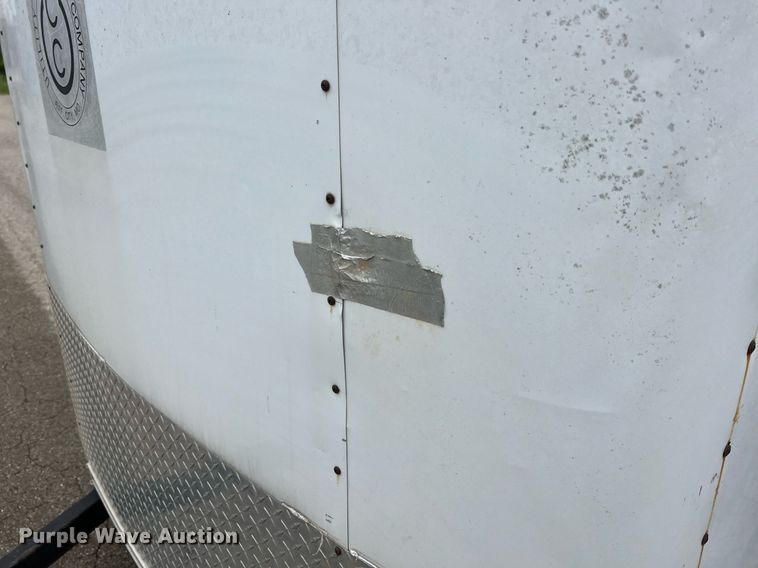 image for item LI9742 2000 Doolittle  enclosed cargo trailer