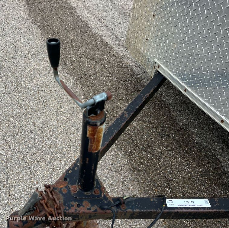 image for item LI9742 2000 Doolittle  enclosed cargo trailer