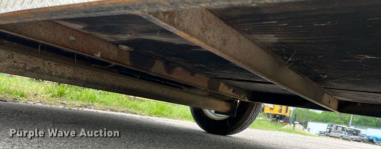 image for item LI9742 2000 Doolittle  enclosed cargo trailer