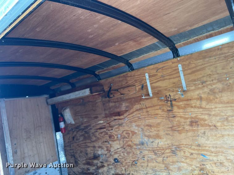 image for item LI9742 2000 Doolittle  enclosed cargo trailer