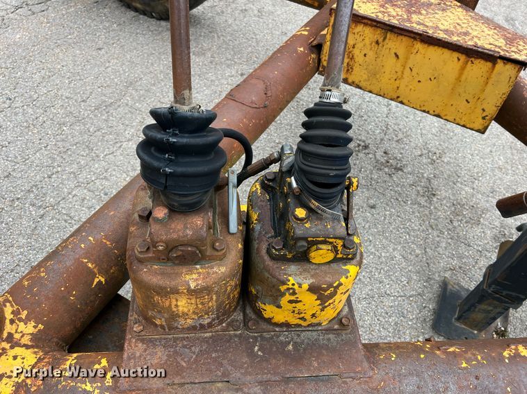 image for item LI9744 1976 Eaton TCR14E  reel trailer