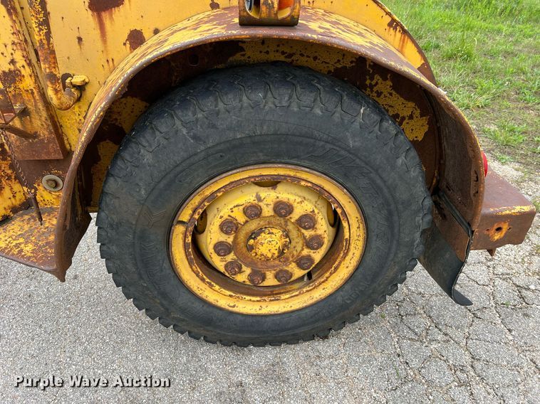 image for item LI9744 1976 Eaton TCR14E  reel trailer