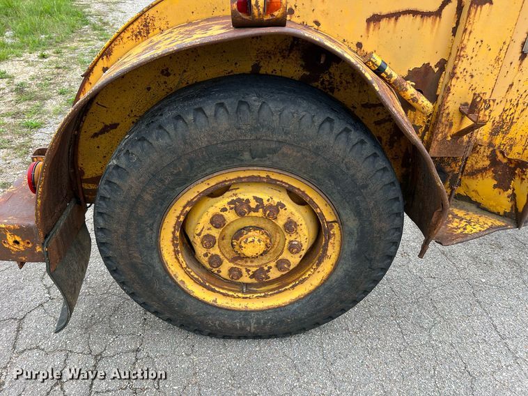 image for item LI9744 1976 Eaton TCR14E  reel trailer