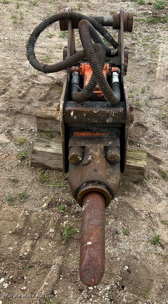 image for item LI9747 NPK 7X  breaker