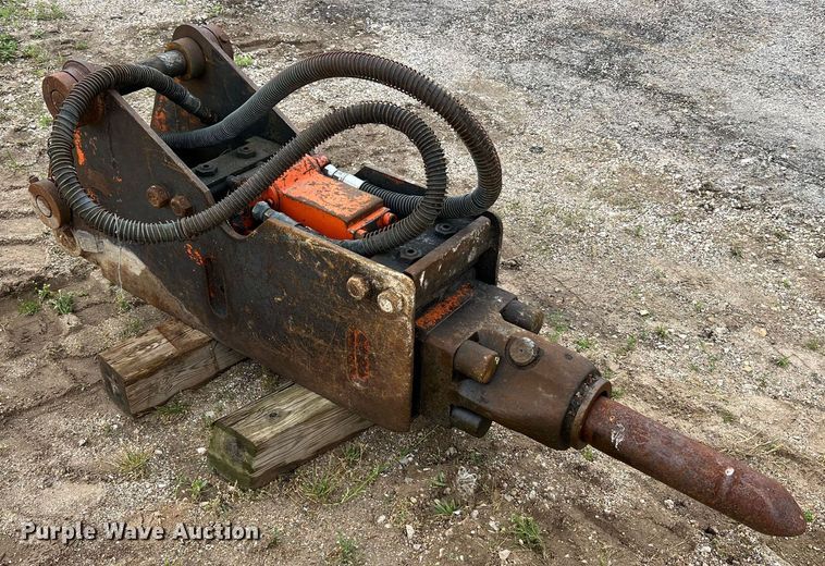 image for item LI9747 NPK 7X  breaker