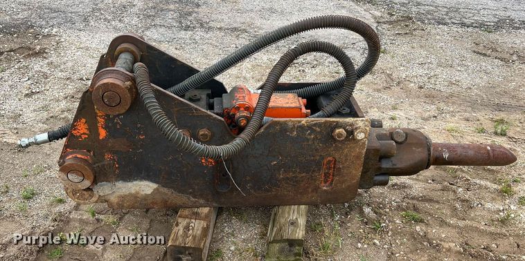 image for item LI9747 NPK 7X  breaker