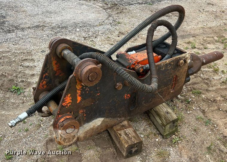 image for item LI9747 NPK 7X  breaker