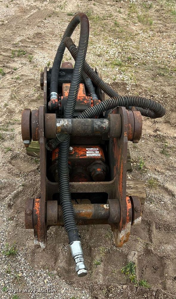 image for item LI9747 NPK 7X  breaker