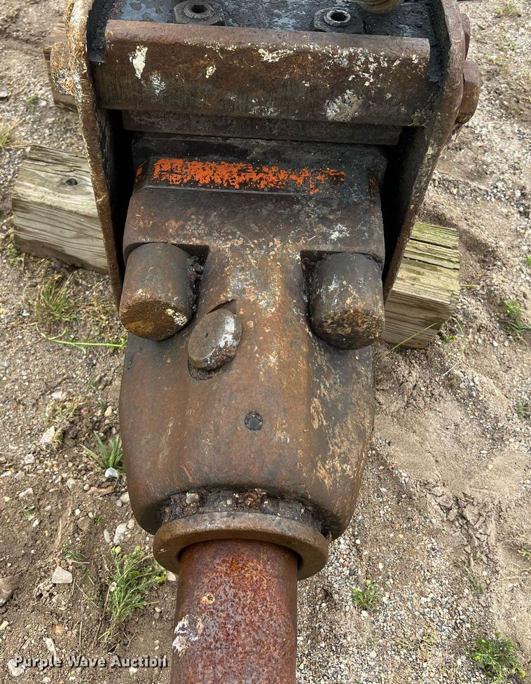 image for item LI9747 NPK 7X  breaker