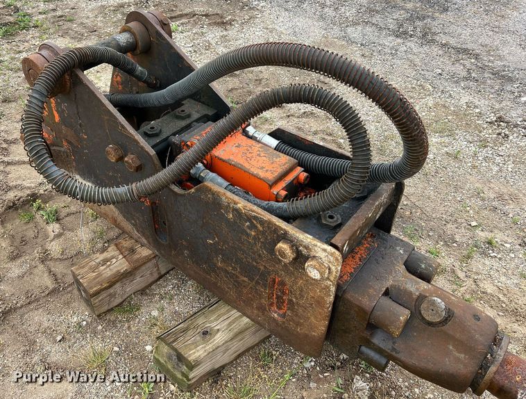 image for item LI9747 NPK 7X  breaker