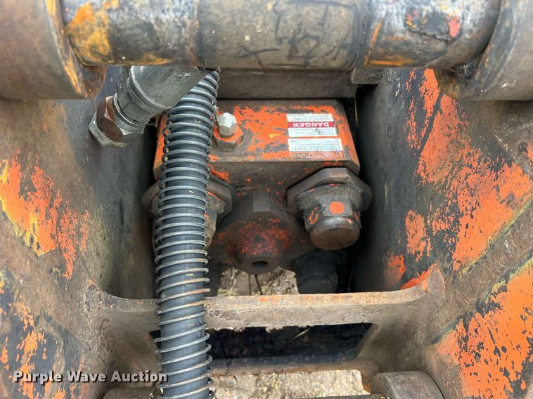 image for item LI9747 NPK 7X  breaker