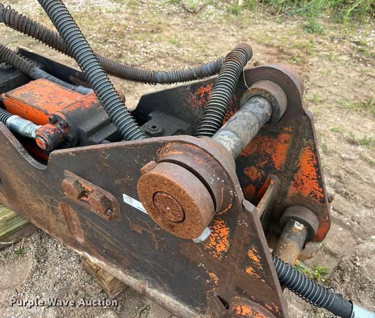 image for item LI9747 NPK 7X  breaker