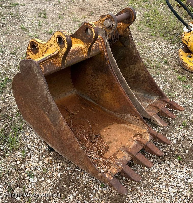 image for item LI9749 (2) backhoe buckets