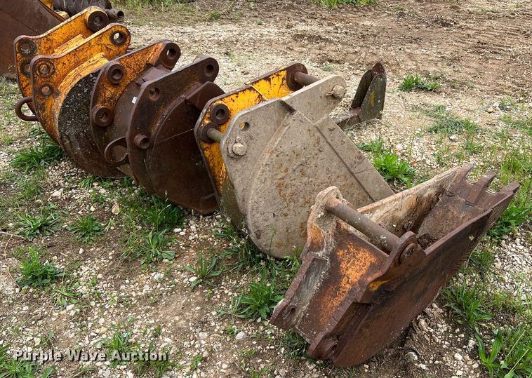 image for item LI9750 (4) backhoe buckets